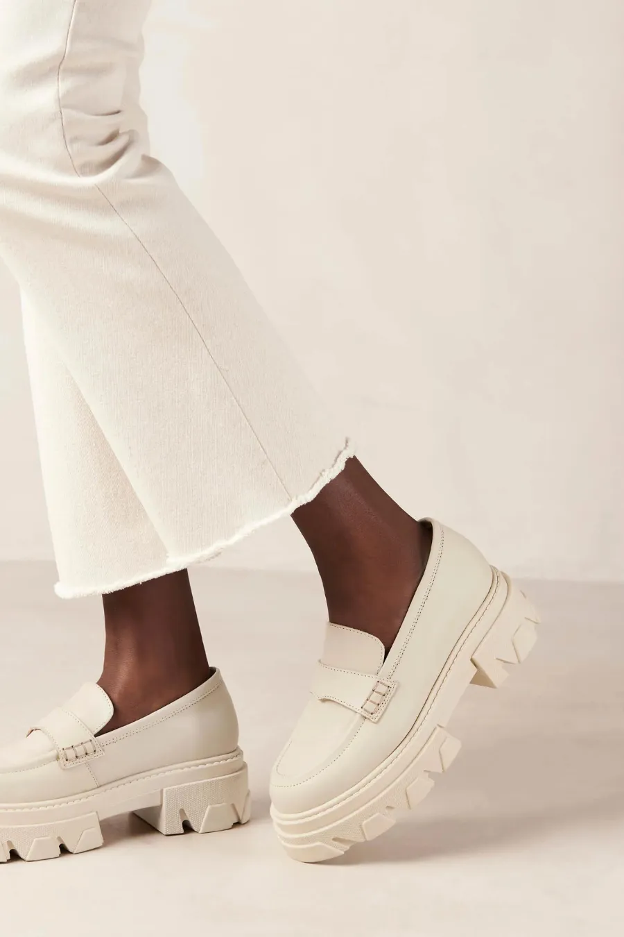 Alohas Trailblazer Leather Loafer Ivory