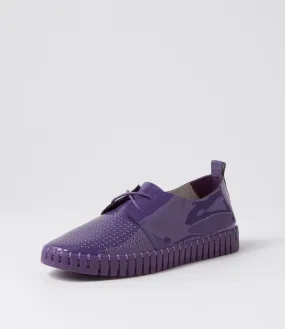 DJANGO & JULIETTE Huston Purple Patent Leather Sneakers