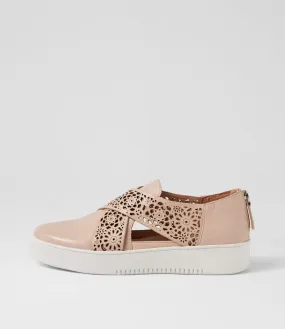 DJANGO & JULIETTE Laddes Rose White Sole Leather Sneakers