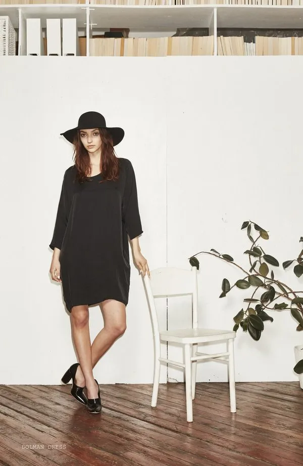 DOLMAN DRESS - black