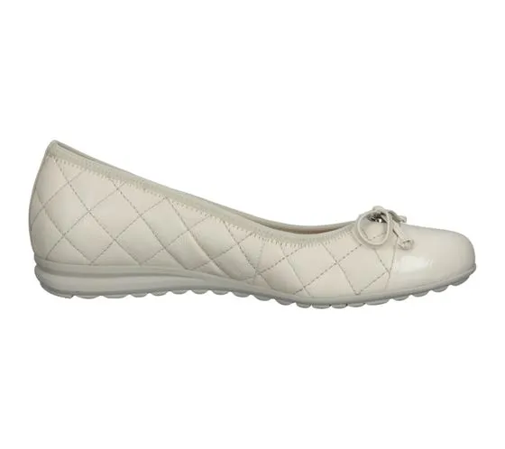 GABOR Damen Echtleder-Slipper gesteppte Ballerina mit Lackleder-Zehenkappe 82.622.20 Beige