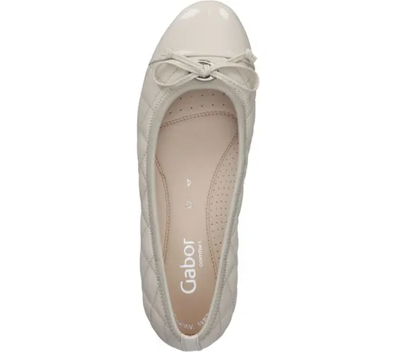 GABOR Damen Echtleder-Slipper gesteppte Ballerina mit Lackleder-Zehenkappe 82.622.20 Beige