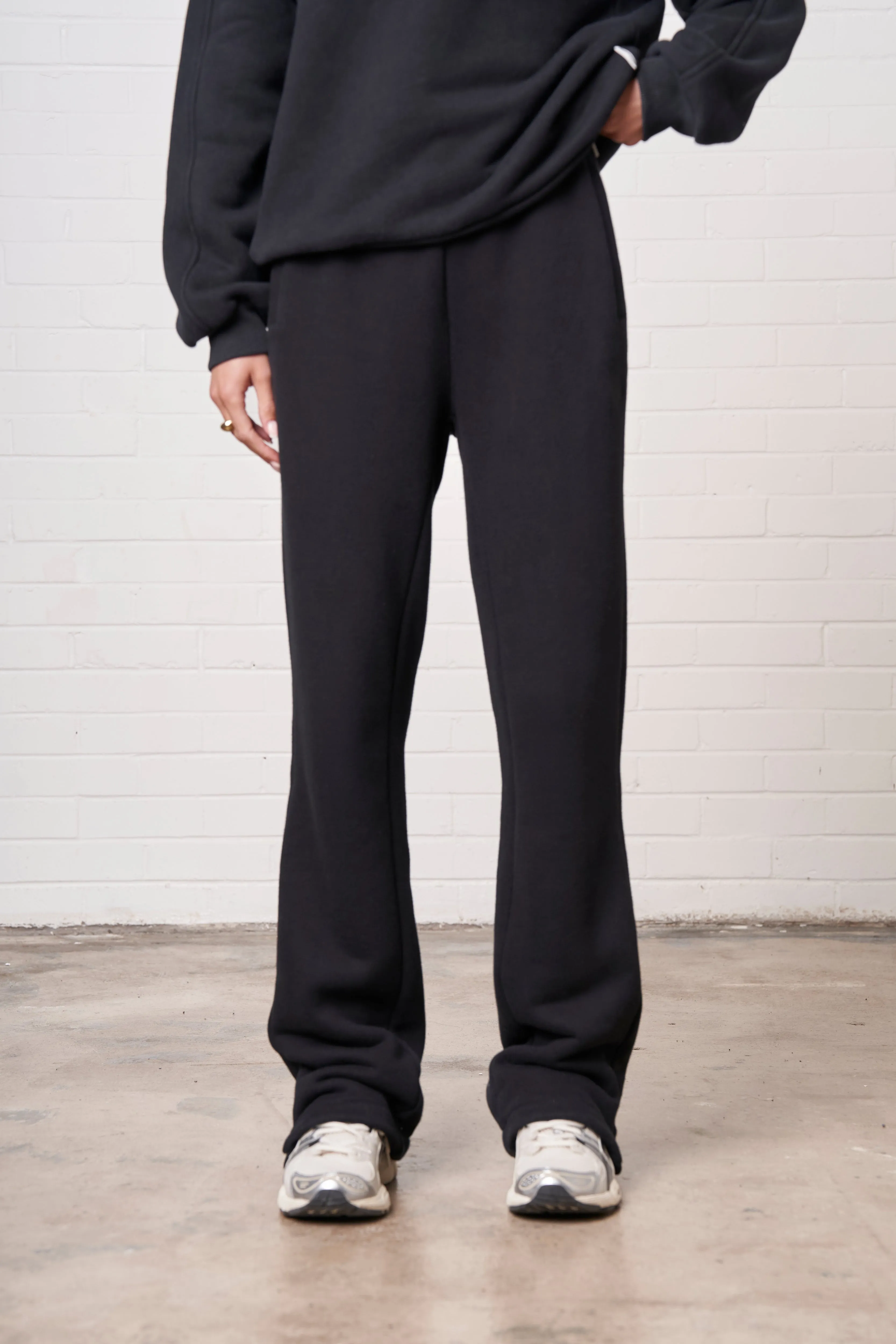 LAUNDERED CLASSICS STRAIGHT LEG JOGGERS - WASHED BLACK