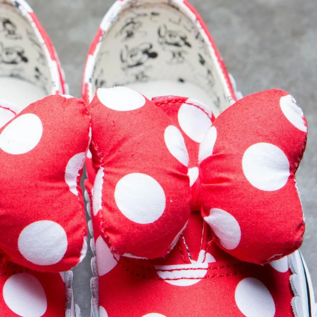 Vans x Disney Big Kids Classic Authentic Gore - Minnie (red / white bow)